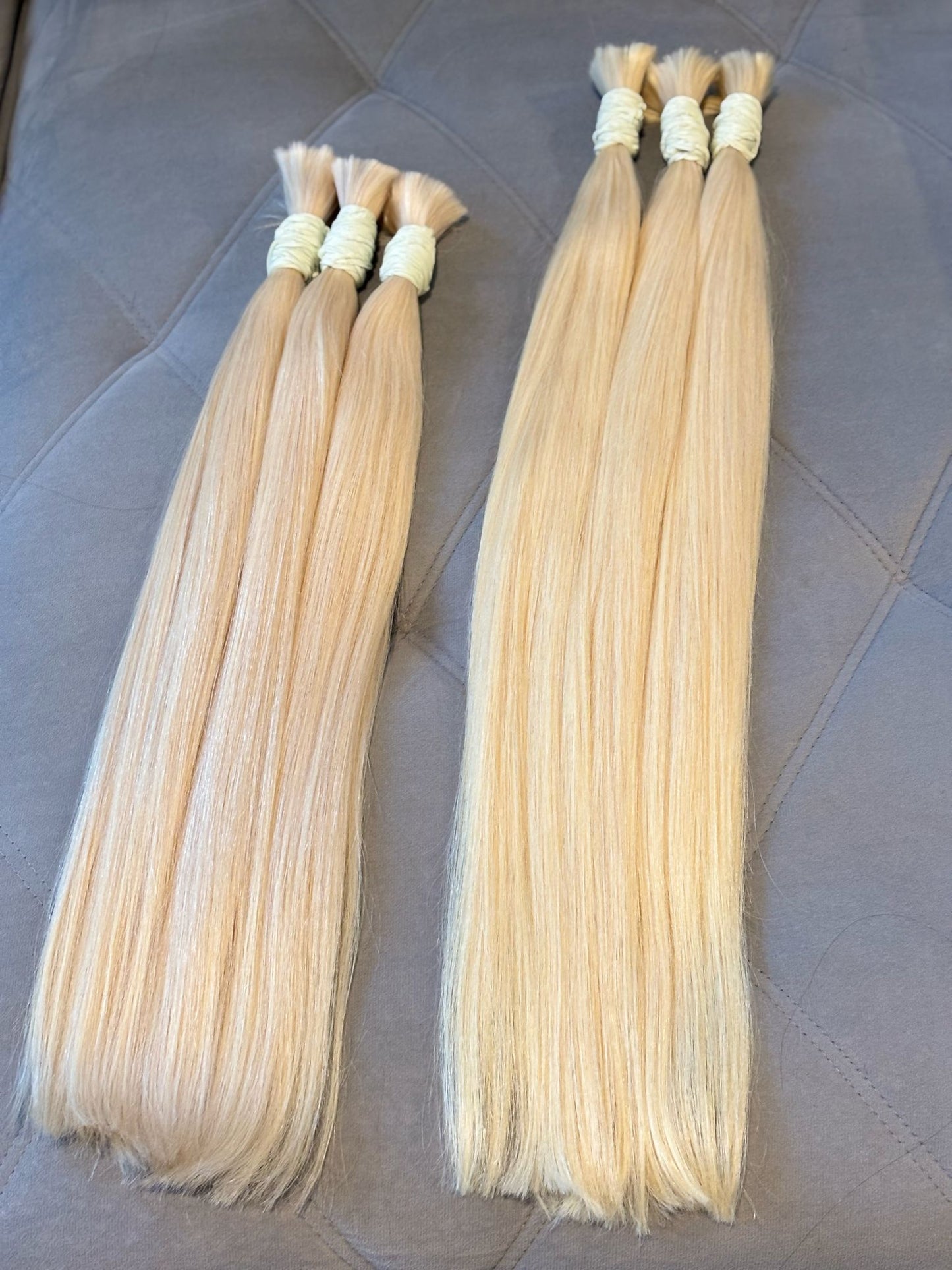 1Pacotes de 100g de 55centímetros de cabelo Brasileiro loiro a granel 22inch. Cabelo descolorido e hidratado ideal para mulheres fortes