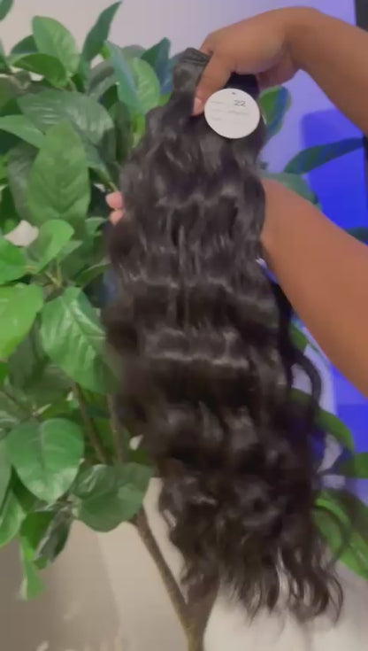 300 gramas de cabelo ondulado com 60 centímetros + aplicação